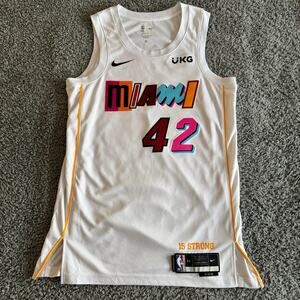 Nike Authentic Kevin Love NBA 2023 Miami Heat City Edition Swingman Jersey M 44
